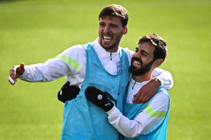 Rúben Dias y Bernardo Silva en el Manchester City