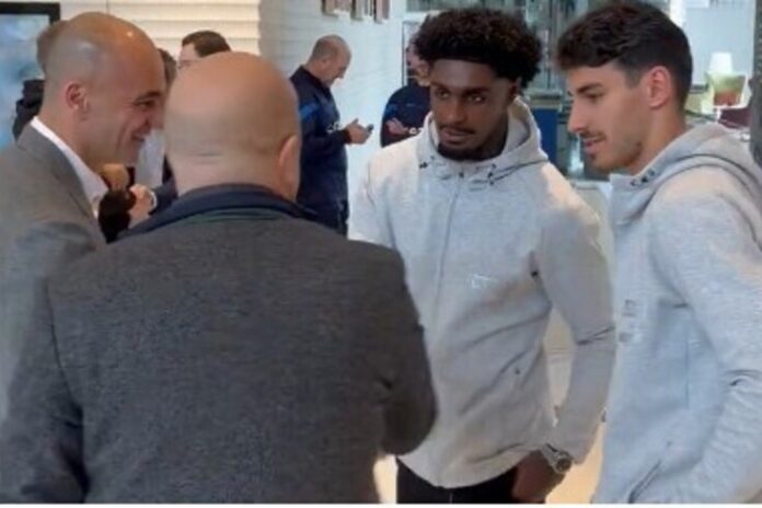 Roberto Martínez se reúne con jugadores portugueses en Riad